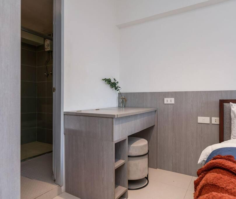 Airport Express Hostel E-527, 2 Minutes To Airport,Fast Wifi, Free Netflix Мактан Екстер'єр фото